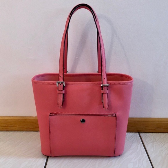 Michael Kors Handbags - Michael Kors Coral Jet Set Medium Snap Pocket Tote